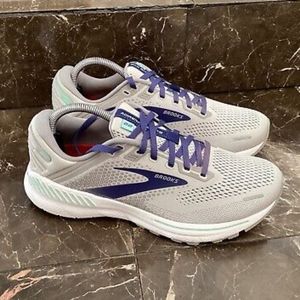 Brooks Adrenaline GTS 22, Women's 9.5D, Gray/Blue
